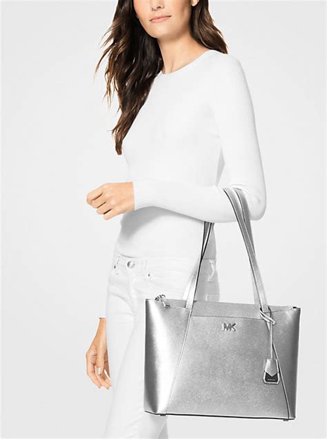 Maddie Medium Crossgrain Leather Tote Bag 